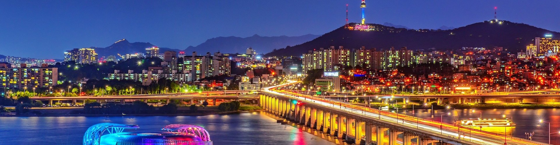 Scenic Seoul cityscape at dusk